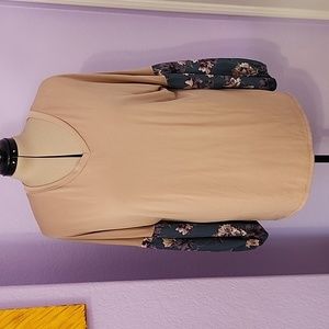 Adorable Women's Long Sleeve Pullover Blouse, Size Large